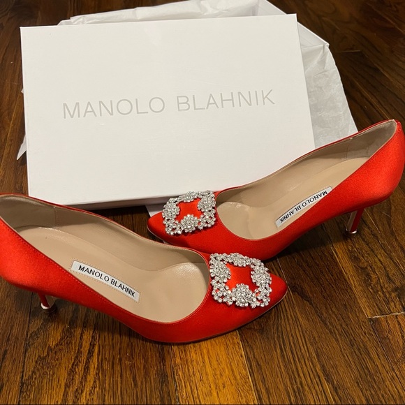 Manolo Blahnik Hangisi 70 Satin Pumps - Picture 6 of 6